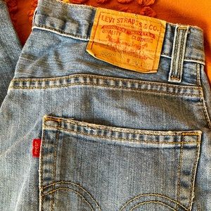 Levi’s 559 30X32 medium wash, relaxed straight fit